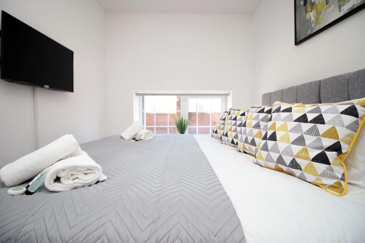 St Thomas Loft Views By Ssw - 2Br, Parking, Sleeps 4, Easy Access To City Centre, Marina, Beach And M4 スウォンジー エクステリア 写真