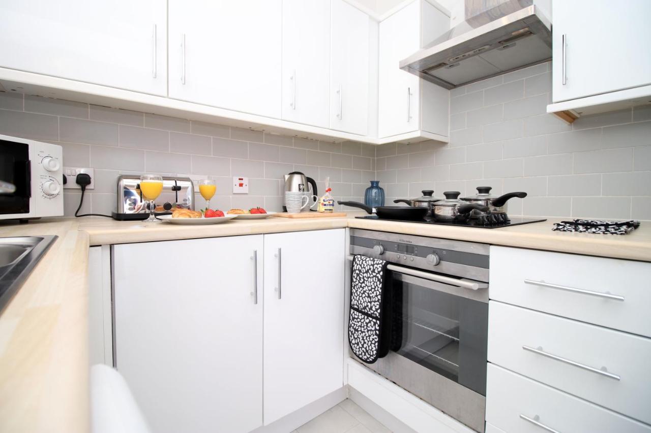 St Thomas Loft Views By Ssw - 2Br, Parking, Sleeps 4, Easy Access To City Centre, Marina, Beach And M4 スウォンジー エクステリア 写真