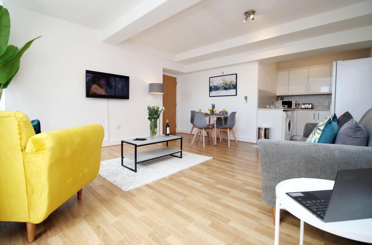 St Thomas Loft Views By Ssw - 2Br, Parking, Sleeps 4, Easy Access To City Centre, Marina, Beach And M4 スウォンジー エクステリア 写真
