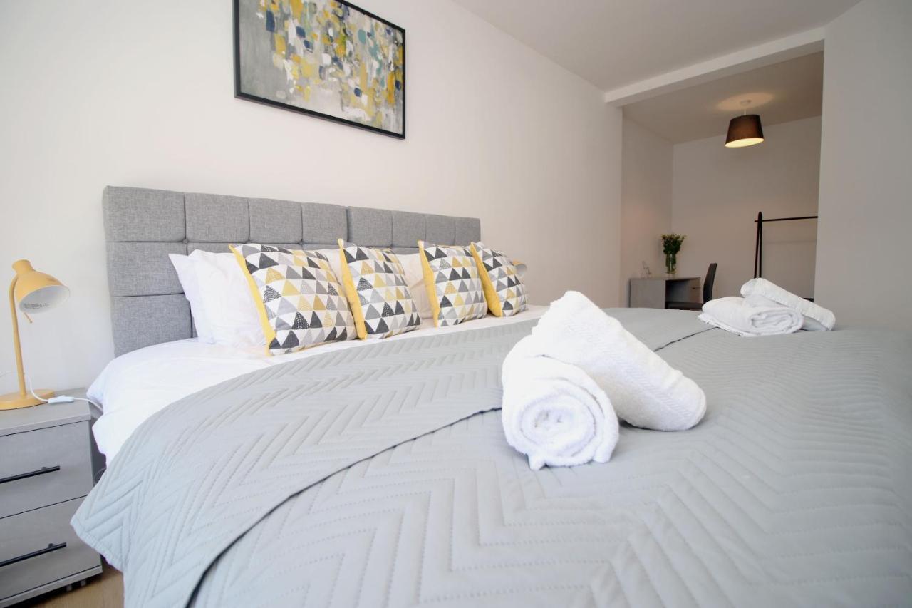 St Thomas Loft Views By Ssw - 2Br, Parking, Sleeps 4, Easy Access To City Centre, Marina, Beach And M4 スウォンジー エクステリア 写真