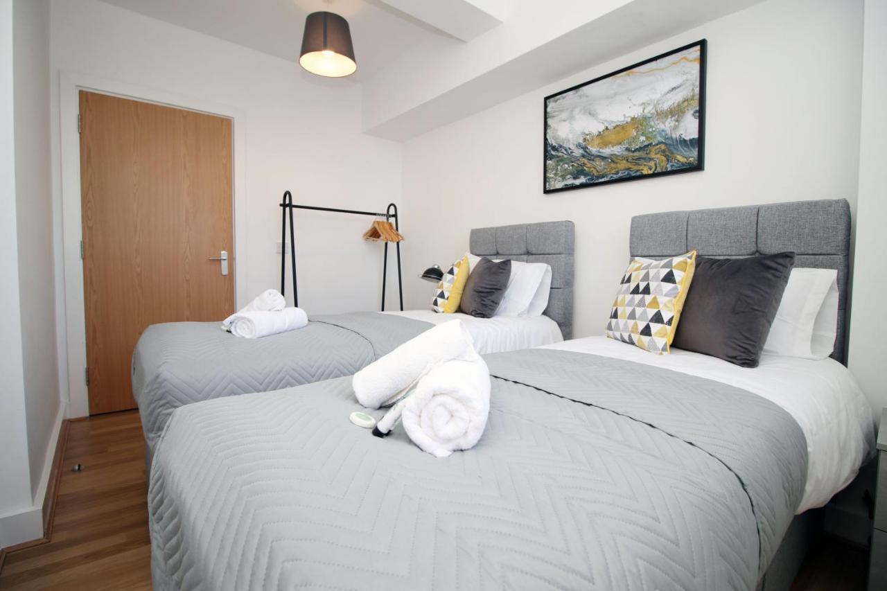 St Thomas Loft Views By Ssw - 2Br, Parking, Sleeps 4, Easy Access To City Centre, Marina, Beach And M4 スウォンジー エクステリア 写真