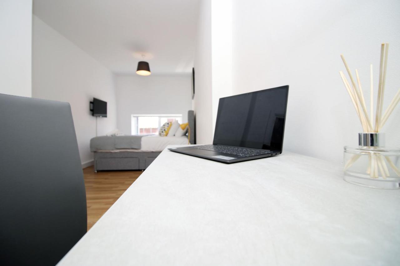 St Thomas Loft Views By Ssw - 2Br, Parking, Sleeps 4, Easy Access To City Centre, Marina, Beach And M4 スウォンジー エクステリア 写真