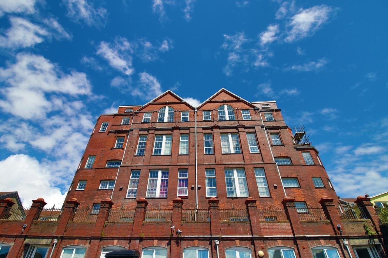 St Thomas Loft Views By Ssw - 2Br, Parking, Sleeps 4, Easy Access To City Centre, Marina, Beach And M4 スウォンジー エクステリア 写真
