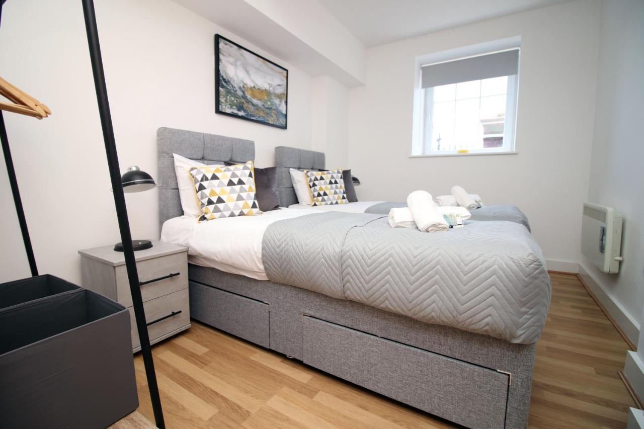 St Thomas Loft Views By Ssw - 2Br, Parking, Sleeps 4, Easy Access To City Centre, Marina, Beach And M4 スウォンジー エクステリア 写真